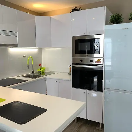 Beach Deluxe Apartment